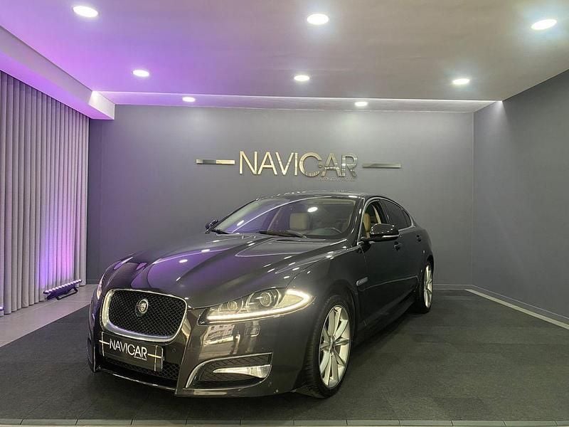 Cinza Usado 2012 Jaguar XF R-Sport Sedan | € 14.950 (Preço justo) - Imagem 1/4