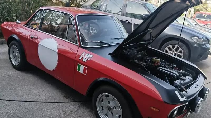 Usado Lancia Fulvia 90 HP (66 kW) 1972 Vermelho Coupé