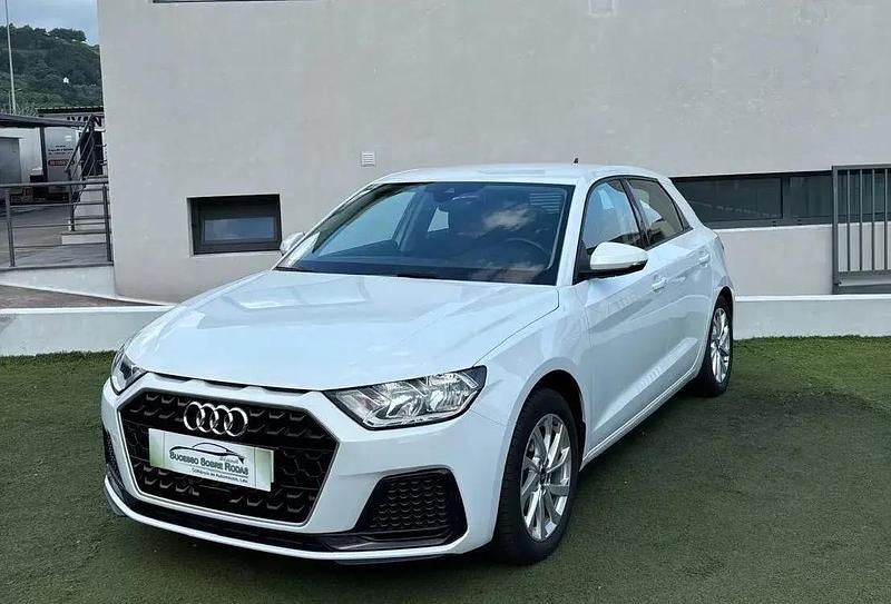 Branco Usado 2022 Audi A1 Sportback Advanced Citadino | € 20.990 (Preço justo) - Imagem 1/4