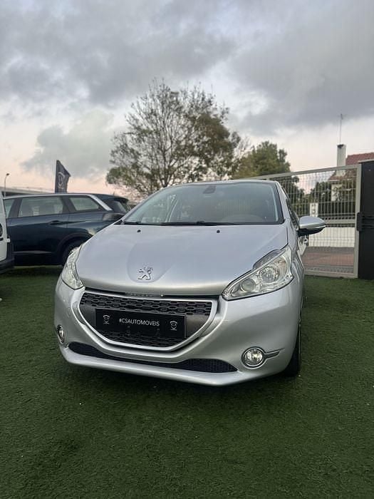 Usado 2012 Peugeot 208 Allure Citadino | € 7.990 (Preço elevado) - Imagem 1/4