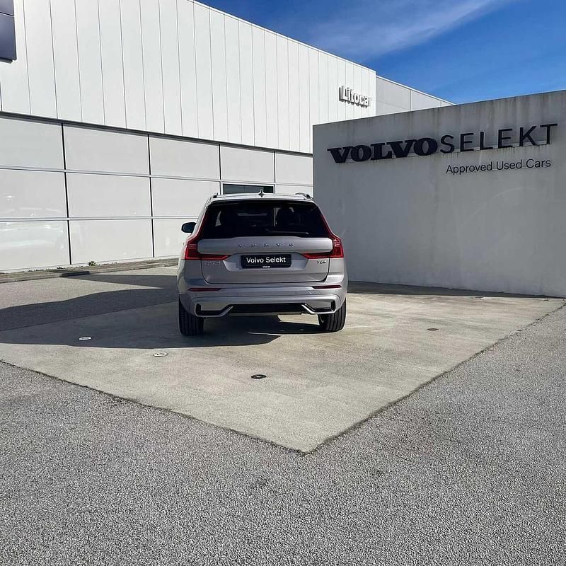 Usado Volvo XC60 349 HP (256 kW) 2026 Dourado SUV