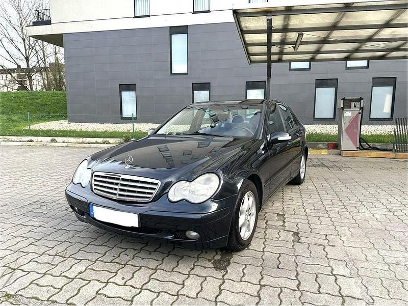 Usado 2002 Mercedes C200 Sedan | € 5.500 (Preço justo) - Imagem 1/4