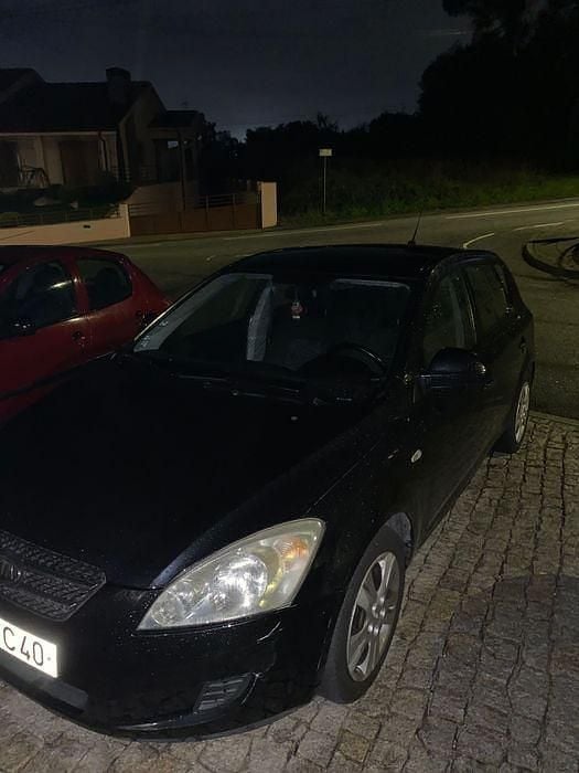 Usado 2008 Kia Ceed Sedan | € 4.500 - Imagem 1/3