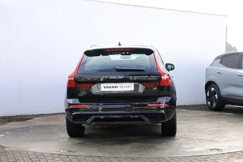 Usado Volvo XC60 Plus 350 HP (257 kW) 2024 Onyx black SUV