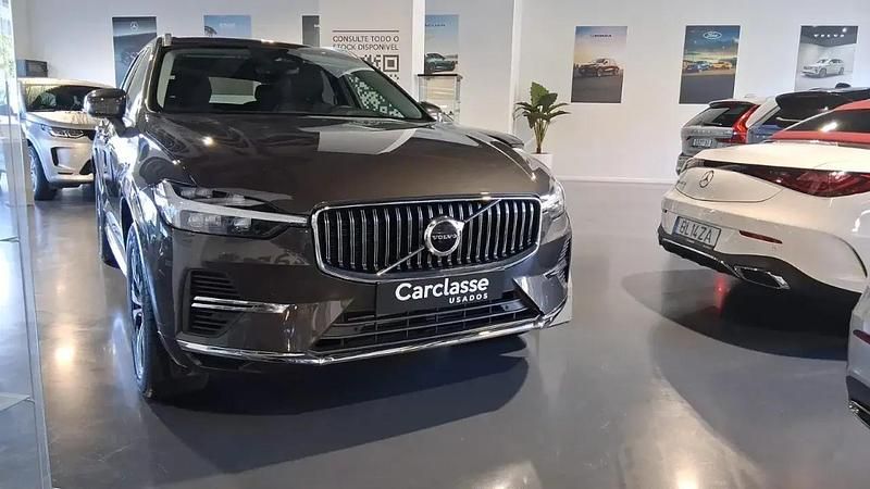 Cinzento Usado 2025 Volvo XC60 Core SUV | € 54.900 (Preço elevado) - Imagem 1/4
