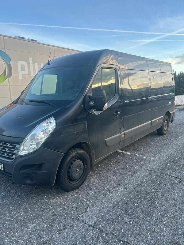 Usado Renault Master 170 HP (125 kW) 2018 Preto Carrinha