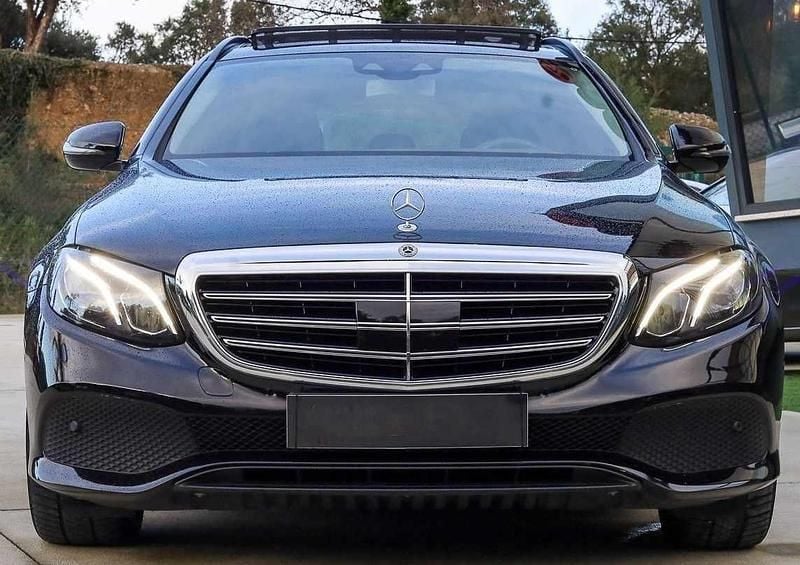 Preto Usado 2019 Mercedes E300 | € 27.000 (Super Preço) - Imagem 1/4