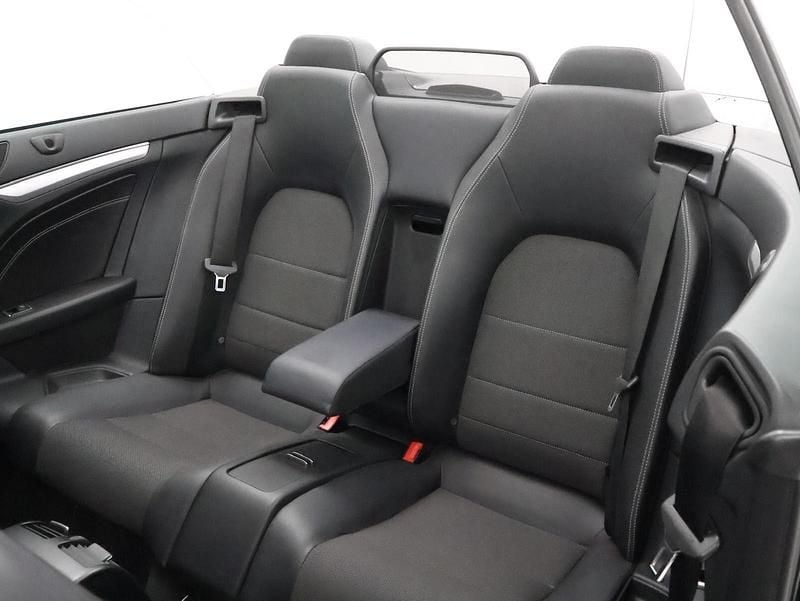 Usado Mercedes E250 204 HP (150 kW) 2015 Preto Cabrios
