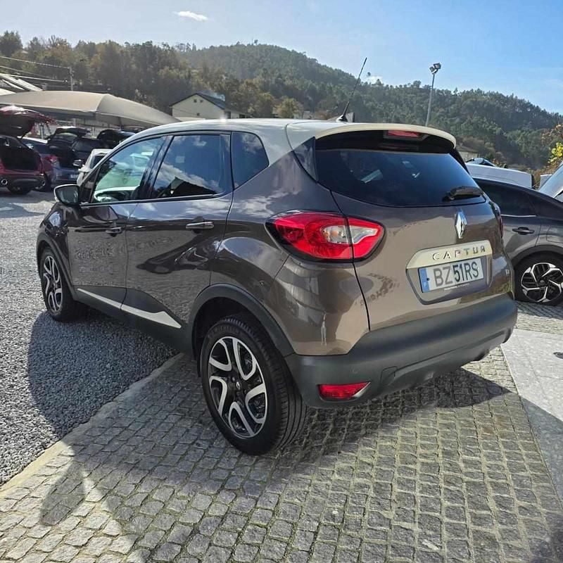 Usado Renault Captur 120 HP (88 kW) 2013 Castanho SUV