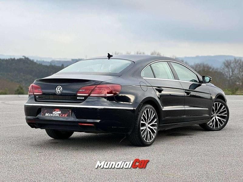 Usado VW Passat 140 HP (102 kW) 2014 Preto