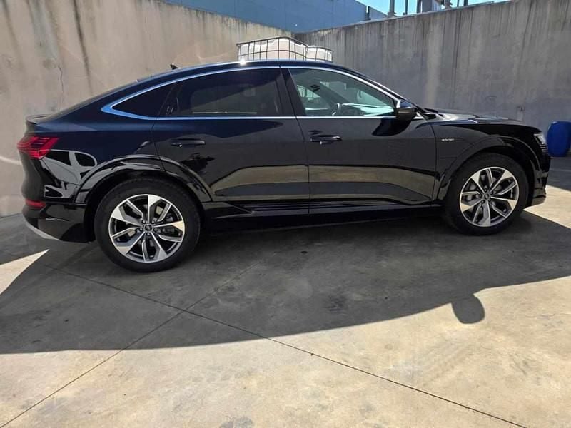 Preto Usado 2022 Audi e-tron Premium SUV | € 36.000 (Preço justo) - Imagem 1/4