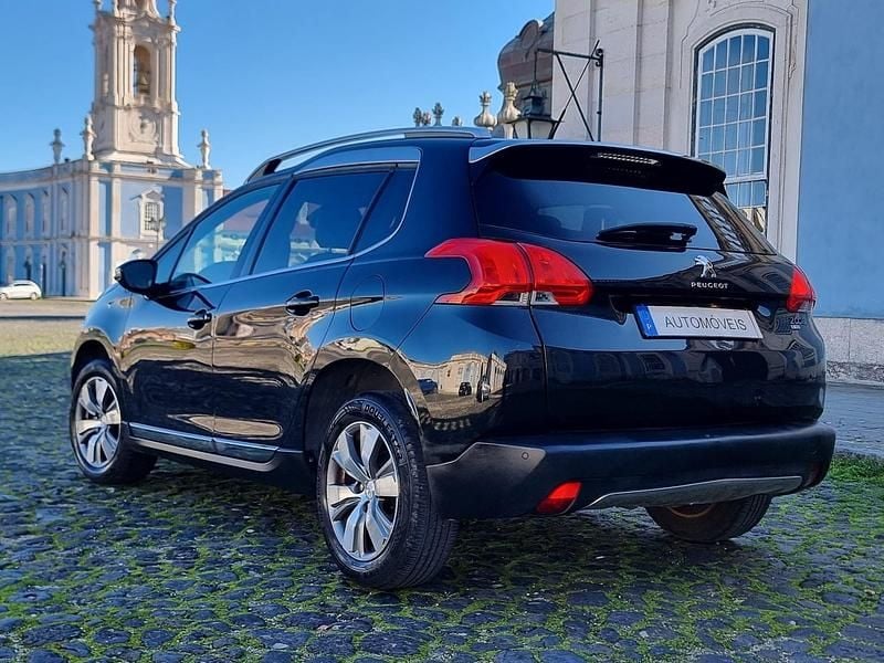 Usado Peugeot 2008 Allure 120 HP (88 kW) 2015 Preto SUV