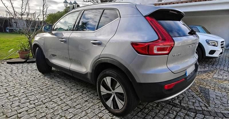 Usado Volvo XC40 261 HP (191 kW) 2023 Cinzento SUV