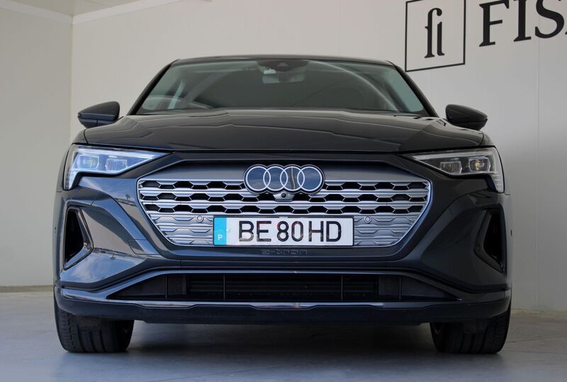 Cinza Usado 2023 Audi Q8 e-tron Advanced SUV | € 56.800 (Preço justo) - Imagem 1/4