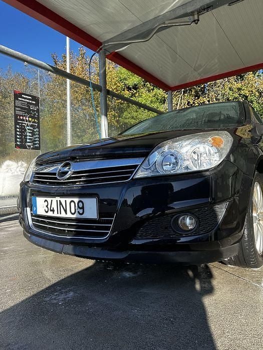 Usado 2009 Opel Astra Sedan | € 4.000 (Preço justo) - Imagem 1/4