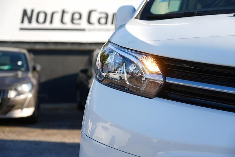 Usado Toyota Proace 120 HP (88 kW) 2022 Branco Monovolume