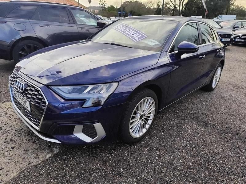Usado Audi A3 110 HP (80 kW) 2023 Azul Sedan