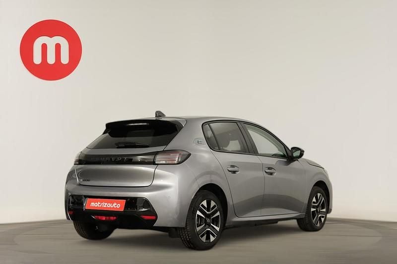 Usado Peugeot e-208 Allure 114 kW (156 HP) 2025 Citadino