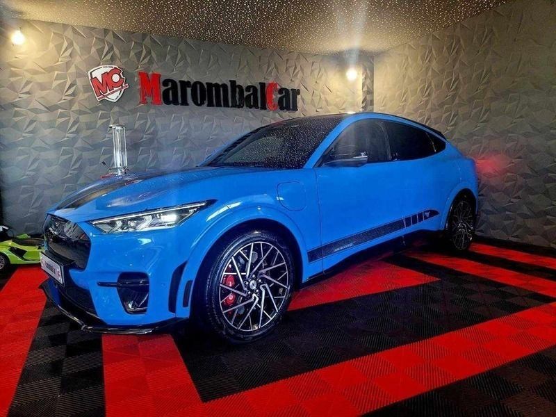 Azul Usado 2022 Ford Mustang Mach-E GT SUV | € 59.990 - Imagem 1/4