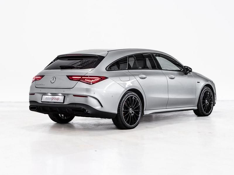Usado Mercedes CLA250 Shooting Brake 218 HP (160 kW) 2021 Cinza Carrinha