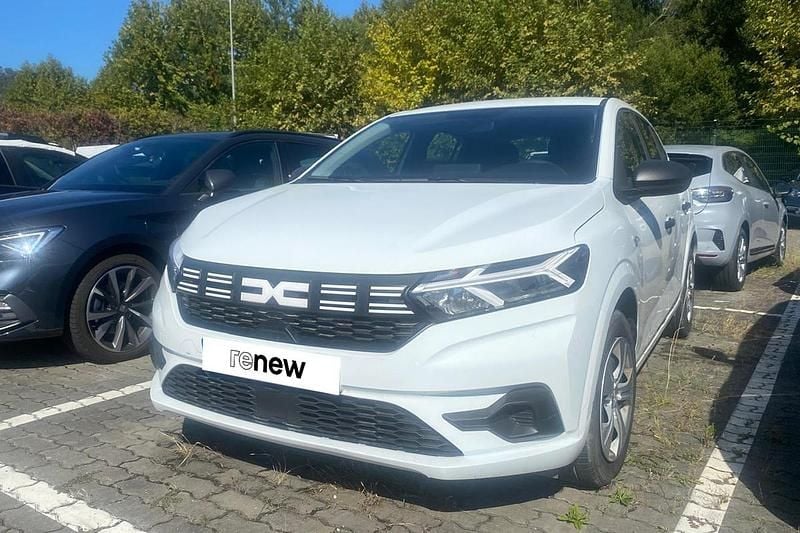 Branco Usado 2024 Dacia Sandero Essentiel Citadino | € 15.990 (Bom preço) - Imagem 1/4