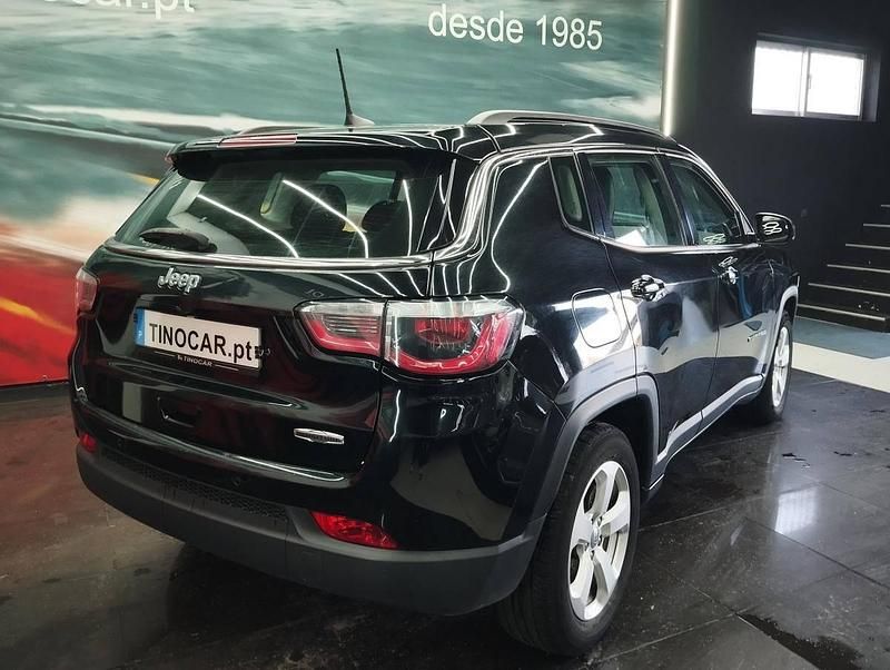 Usado Jeep Compass Longitude 120 HP (88 kW) 2019 Preto SUV