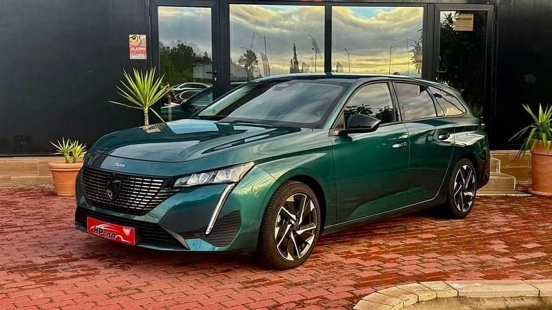 Verde Usado 2023 Peugeot 308 Allure Carrinha | € 22.990 (Preço justo) - Imagem 1/4