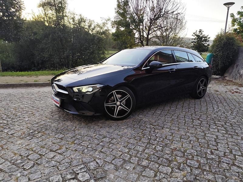 Usado Mercedes CLA180 Style 116 HP (85 kW) 2019 Preto Sedan