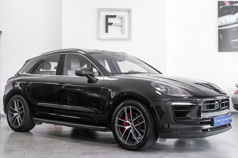Preto Usado 2022 Porsche Macan S SUV | € 96.800 - Imagem 1/4