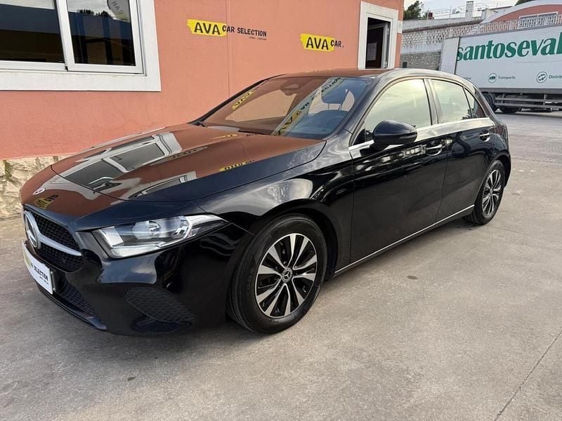 Usado Mercedes A180 Style 116 HP (85 kW) 2023 Preto Sedan