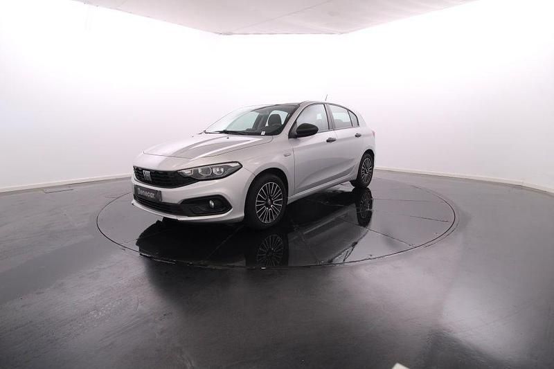 Cinzento Usado 2022 Fiat Tipo | € 20.450 (Caro) - Imagem 1/4