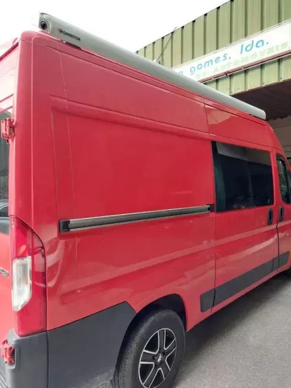 Usado Peugeot Boxer 130 HP (95 kW) 2015 Vermelho Van