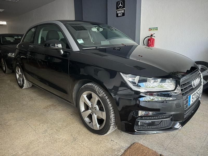 Usado Audi A1 Sport 90 HP (66 kW) 2015 Preto Citadino
