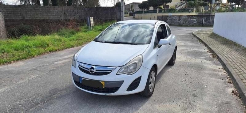 Branco Usado 2011 Opel Corsa Carrinha | € 2.300 (Bom preço) - Imagem 1/4