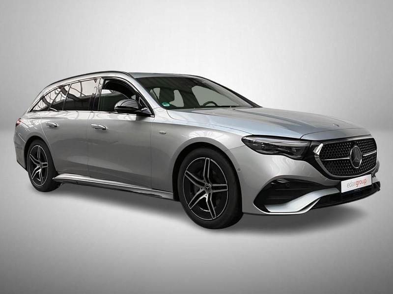Cinza Usado 2023 Mercedes E300 Carrinha | € 62.990 - Imagem 1/4