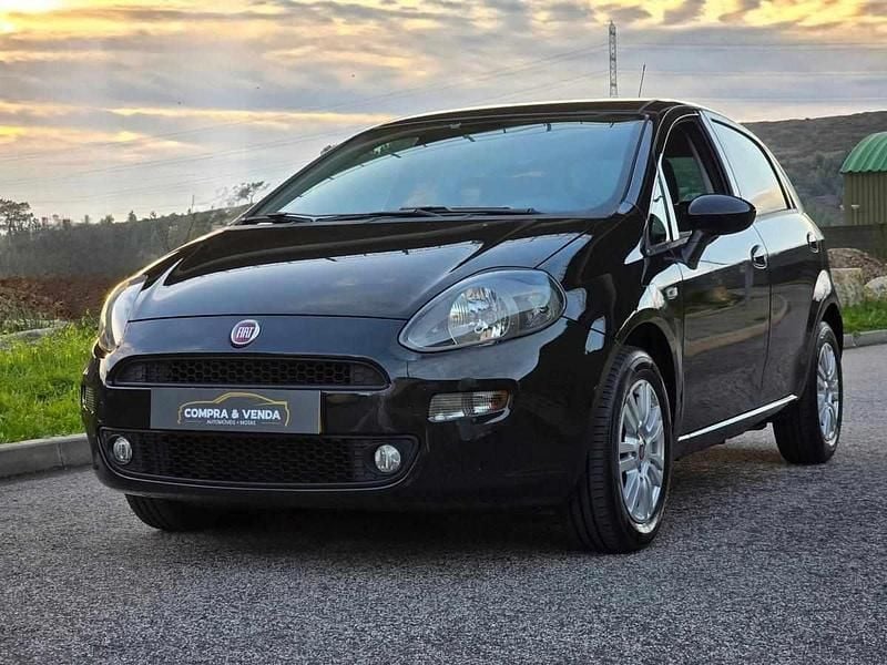Usado Fiat Punto S 69 HP (50 kW) 2018 Preto Citadino