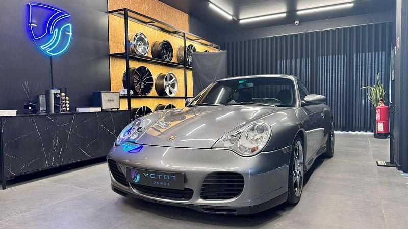 Cinza Usado 2002 Porsche 911 Carrera 4S Coupé | € 59.990 - Imagem 1/4
