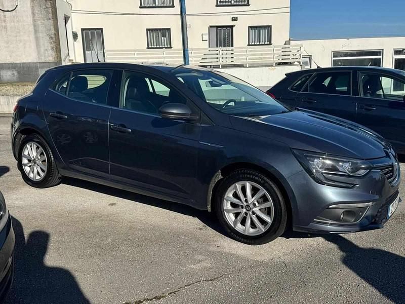 Usado Renault Mégane IV 110 HP (80 kW) 2017 Cinzento Citadino