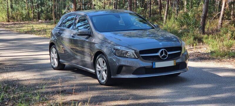Cinza Usado 2017 Mercedes A160 Urban | € 16.900 (Preço justo) - Imagem 1/4
