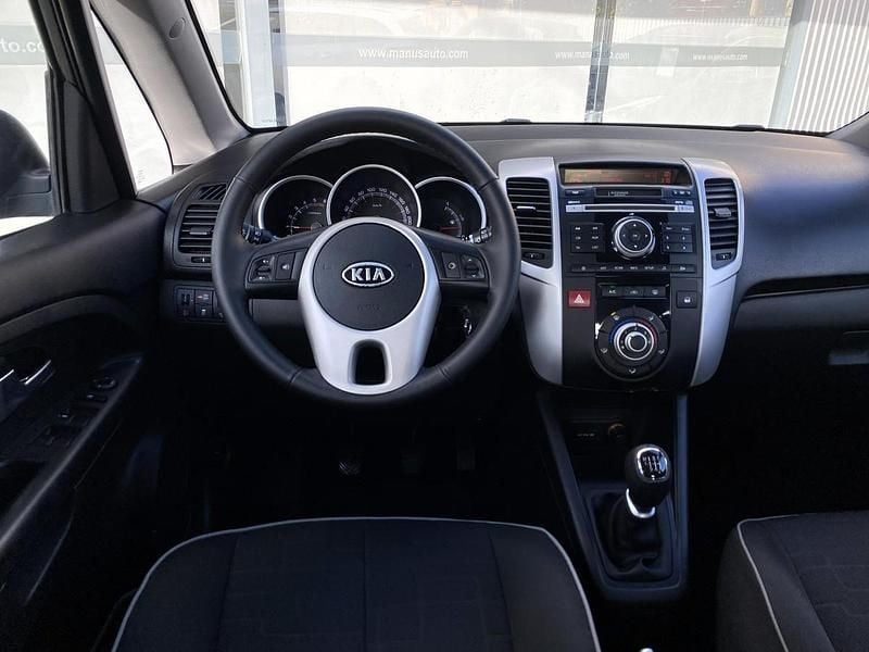 Usado Kia Venga EX 77 HP (56 kW) 2013 Cinzento Citadino