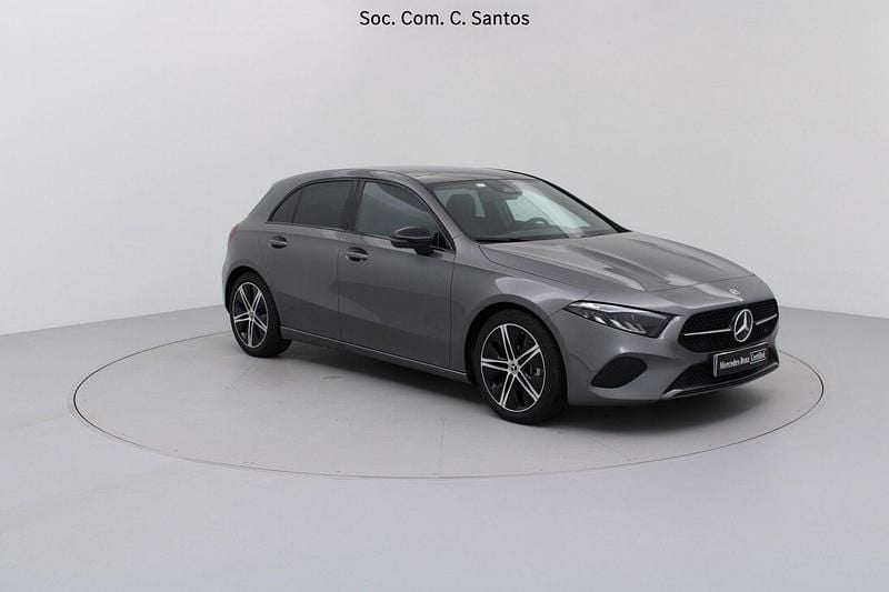 Usado Mercedes A180 Advanced 116 HP (85 kW) 2025 Cinza Sedan