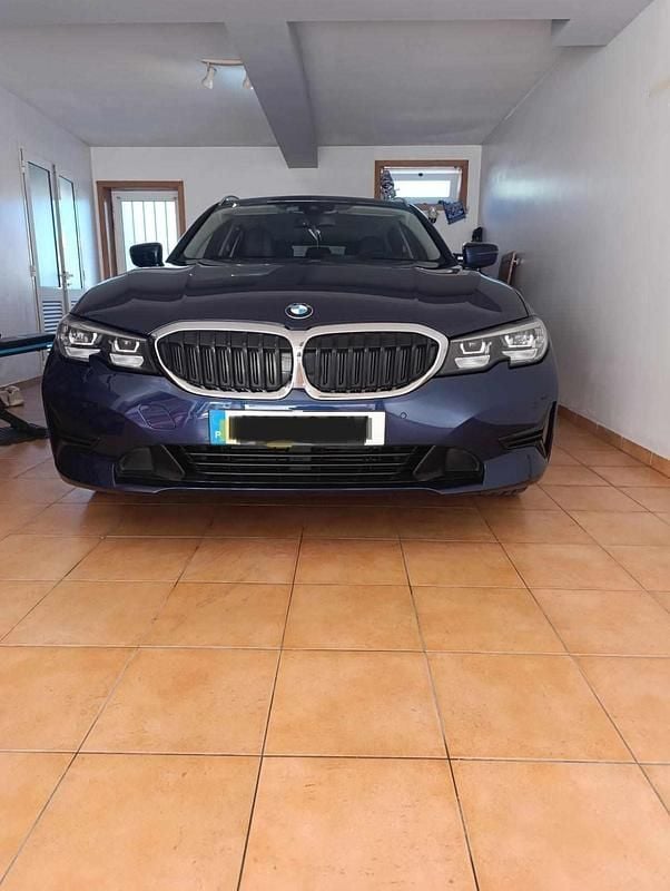 Azul Usado 2020 BMW 318 Carrinha | € 22.500 (Super Preço) - Imagem 1/4