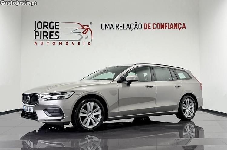 Usado Volvo V60 Momentum 116 HP (85 kW) 2018 Cinza Carrinha