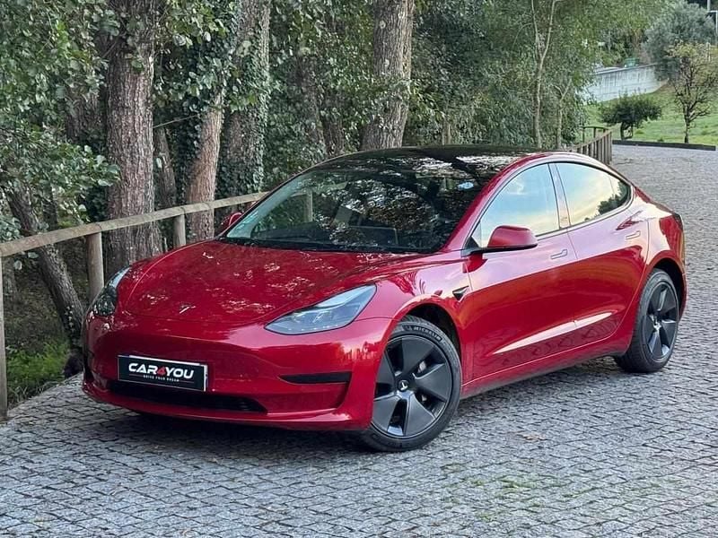 Vermelho Usado 2021 Tesla Model 3 Standard Range Plus Sedan | € 26.990 (Preço justo) - Imagem 1/4