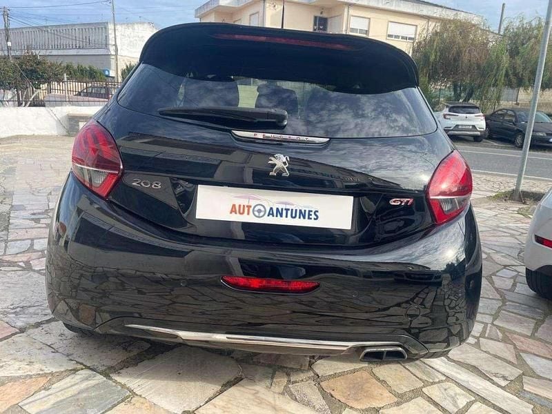 Usado Peugeot 208 GTi 200 HP (147 kW) 2014 Preto Citadino