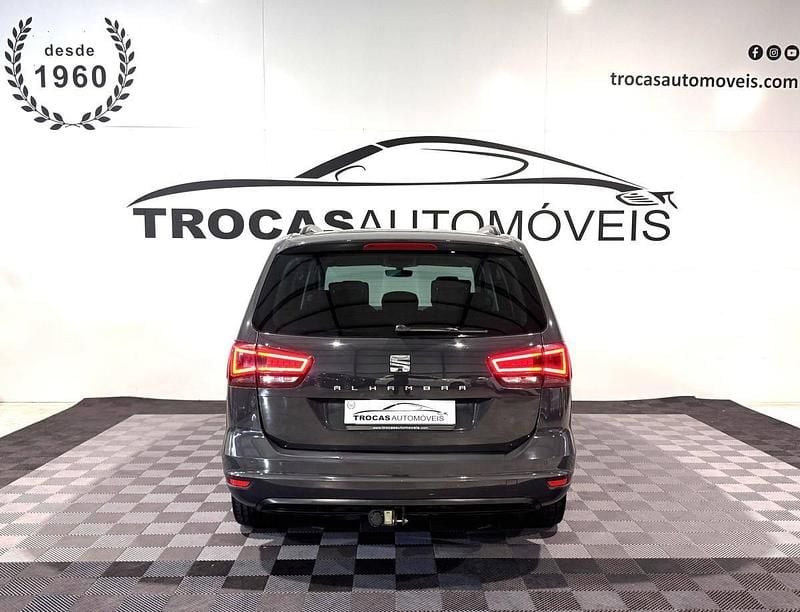 Usado Seat Alhambra 115 HP (84 kW) 2016 Cinzento Monovolume