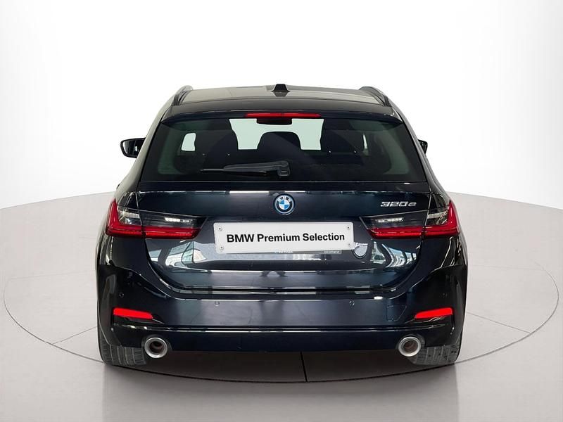 Usado BMW 320e Advantage 204 HP (150 kW) 2022 Preto Carrinha