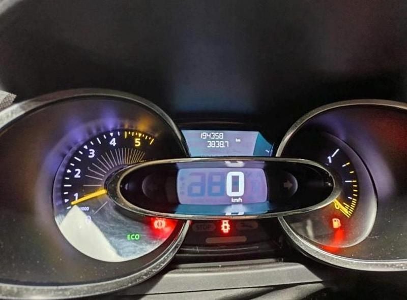 Usado Renault Clio IV 90 HP (66 kW) 2013 Cinzento