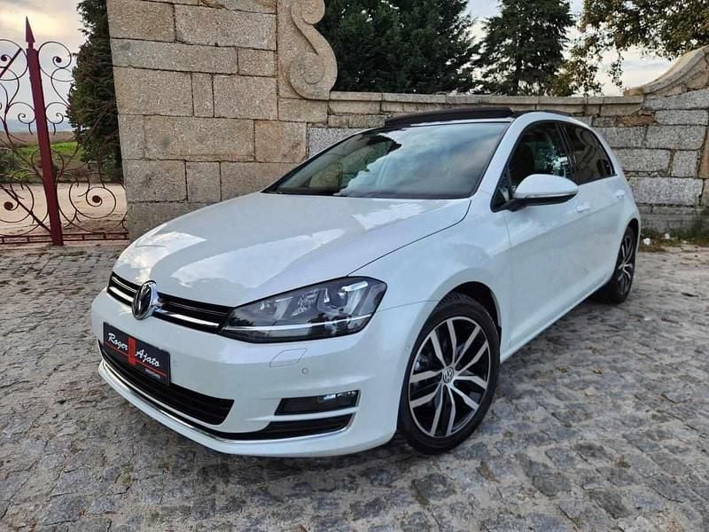 Branco Usado 2013 VW Golf VII Edition Sedan | € 19.800 (Caro) - Imagem 1/4