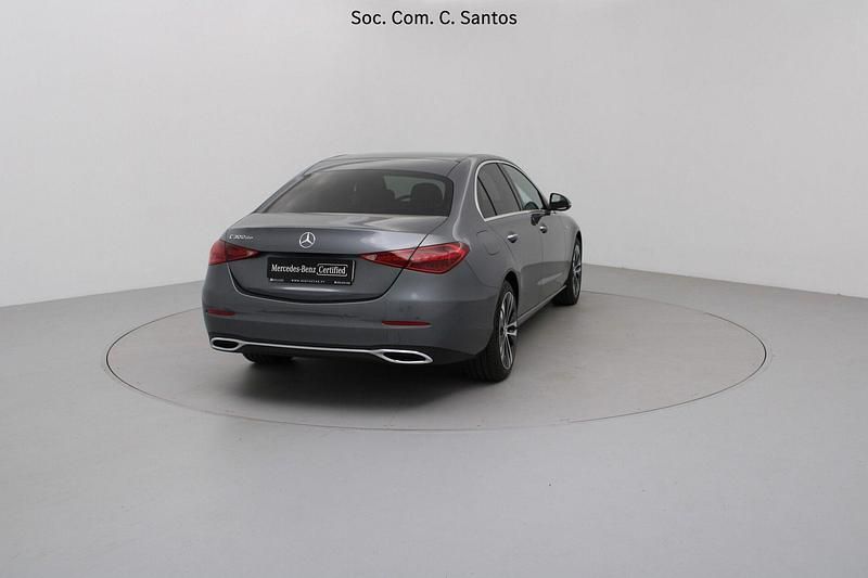 Usado Mercedes C300 Avantgarde 326 HP (239 kW) 2025 Cinza Sedan
